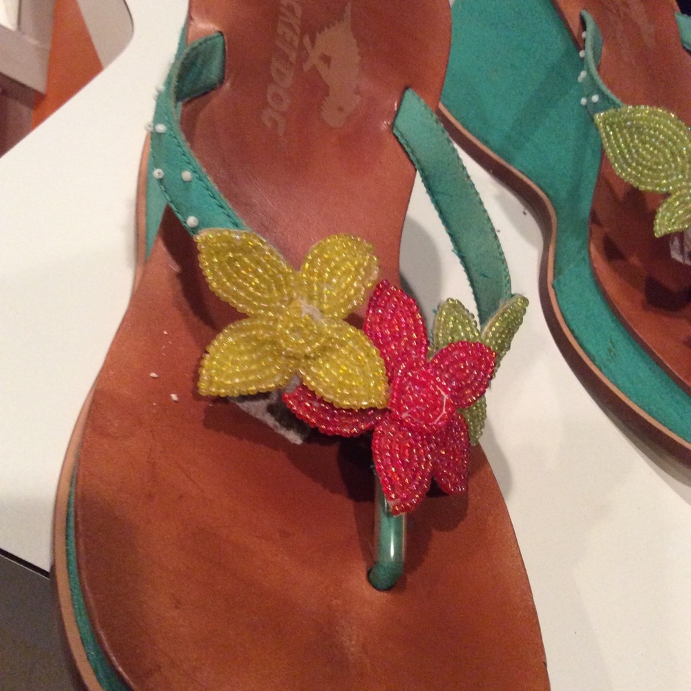 Multicolor wedges.
